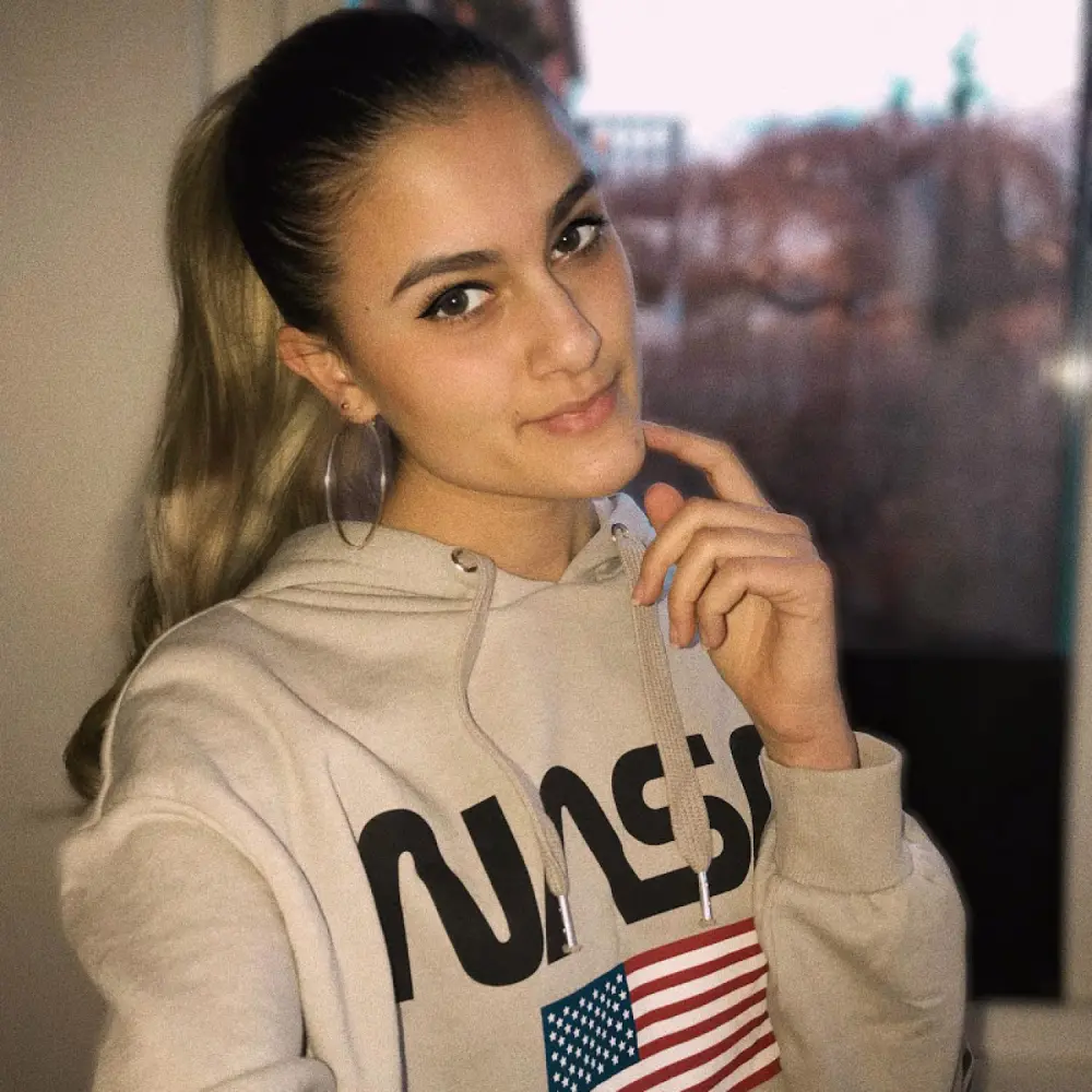 Molly Linnea